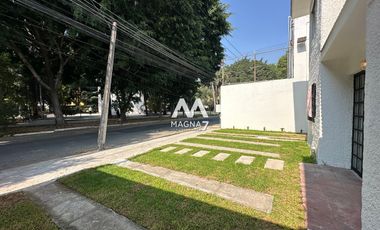 RENTA CASA CON USO DE SUELO  MIXTO