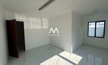 RENTA CASA CON USO DE SUELO  MIXTO