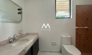 RENTA CASA CON USO DE SUELO  MIXTO