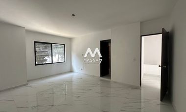 RENTA CASA CON USO DE SUELO  MIXTO