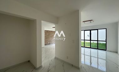 RENTA CASA CON USO DE SUELO  MIXTO