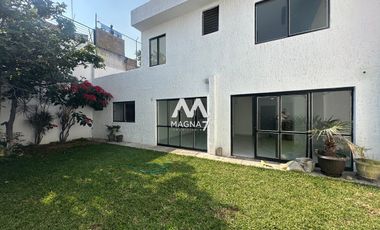 RENTA CASA CON USO DE SUELO  MIXTO