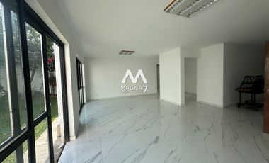 RENTA CASA CON USO DE SUELO  MIXTO