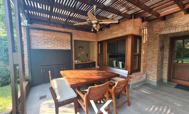 Casa en alquiler temporario verano Enero y Febrero 2025 en Martínez