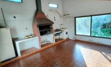 Casa en venta - 3 Dormitorios 1 Baño - Berazategui