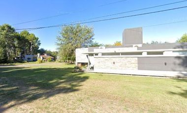 Casa en venta - 3 Dormitorios 1 Baño - Costa del Este