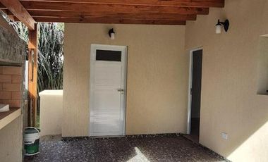 Casa en venta - 3 Dormitorios 1 Baño - Costa del Este