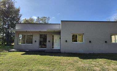 Casa en venta - 3 Dormitorios 1 Baño - Costa del Este