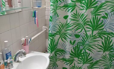 Venta departamento de 3 ambientes con balcón y espacio guardacoche.