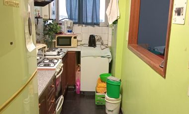 Venta departamento de 3 ambientes con balcón y espacio guardacoche.