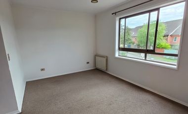 LINDA Y AMPLIA CASA EN SECTOR LOMAS DE MIRASUR