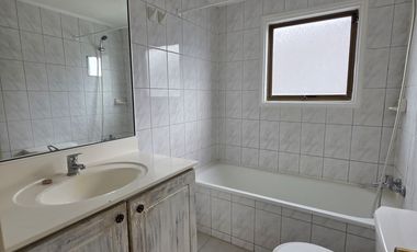 LINDA Y AMPLIA CASA EN SECTOR LOMAS DE MIRASUR