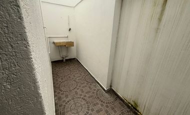 Casa en RENTA Toluca, Hacienda del Valle II, rápida salida a CDMX. Cerca de Plaza Santin.