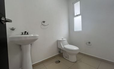 Casa en RENTA en Toluca, a 40 minutos de Santa Fe, 15 minutos de San Mateo y 20 de Metepec o Toluca Centro.