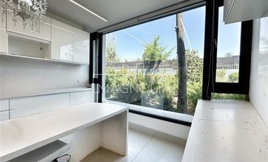 Departamento en Arriendo en ESPECTACULAR DEPARTAMENTO CON JARDIN EN SAN CARLOS DE APOQUINDO