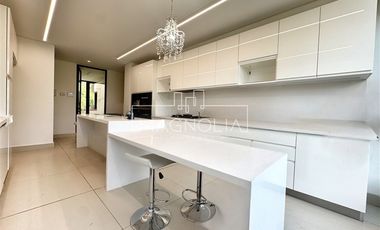 Departamento en Arriendo en ESPECTACULAR DEPARTAMENTO CON JARDIN EN SAN CARLOS DE APOQUINDO