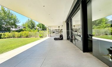 Departamento en Arriendo en ESPECTACULAR DEPARTAMENTO CON JARDIN EN SAN CARLOS DE APOQUINDO