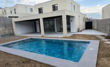 Casa en Arriendo en El Huinganal - Camino El Chin