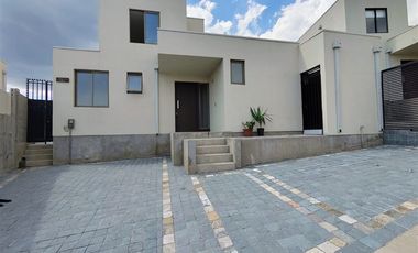 Casa en Arriendo en El Huinganal - Camino El Chin