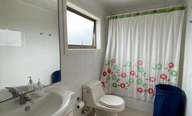 Arriendo por noche en febrero,  casa a pasos de la playa