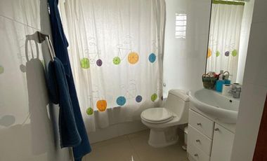 Arriendo por noche en febrero,  casa a pasos de la playa