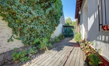 Casa en venta para remodelar en amplio terreno, opción comercial, Providencia