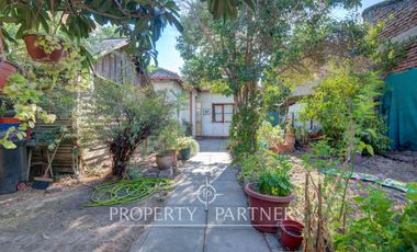 Casa en venta para remodelar en amplio terreno, opción comercial, Providencia