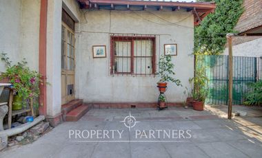 Casa en venta para remodelar en amplio terreno, opción comercial, Providencia