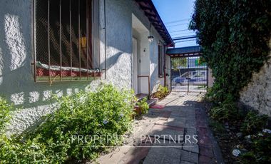 Casa en venta para remodelar en amplio terreno, opción comercial, Providencia
