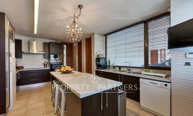 Casa estilo moderno con excelentes terminaciones en Las Brisas de Chicureo