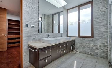 Casa estilo moderno con excelentes terminaciones en Las Brisas de Chicureo