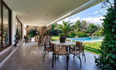 Casa estilo moderno con excelentes terminaciones en Las Brisas de Chicureo