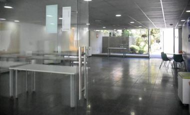Local Comercial en Arriendo en Av. Andrés Bello // Metro Pedro de Valdivia // Providencia