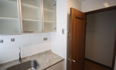 Oficina en Arriendo en Metro Santa Lucia // Miraflores // Alameda