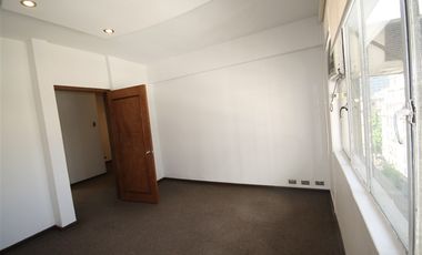 Oficina en Arriendo en Metro Santa Lucia // Miraflores // Alameda