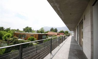 Local Comercial en Arriendo en Av. Vitacura // Gerónimo de Alderete // Las Hualtatas