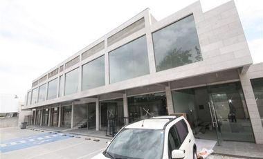 Local Comercial en Arriendo en Av. Vitacura // Gerónimo de Alderete // Las Hualtatas