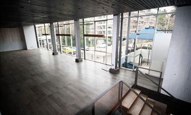 Local Comercial en Arriendo en Vitacura // Americo Vespucio // Arturo Ureta