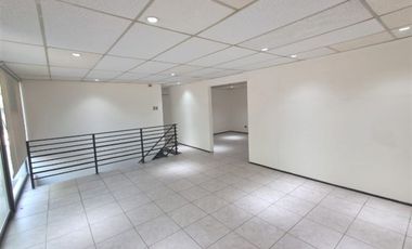Local Comercial en Arriendo en Vitacura - Las Hualtatas