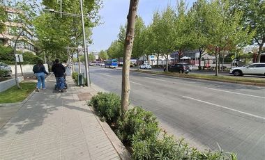 Local Comercial en Arriendo en Vitacura - Las Hualtatas