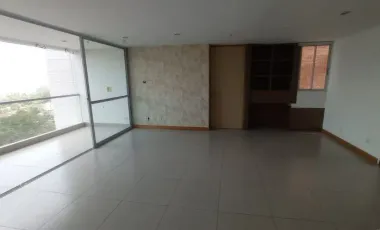 Apartamento en arriendo loma del esmeraldal, envigado.