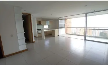 Apartamento en arriendo loma del esmeraldal, envigado.