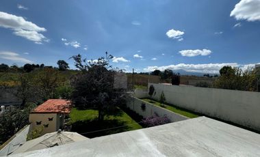 Bonanza, amplio y hermoso jardin, incluye mantenimiento