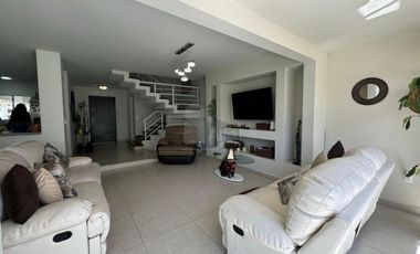 Bonanza, amplio y hermoso jardin, incluye mantenimiento