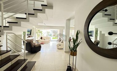 Bonanza, amplio y hermoso jardin, incluye mantenimiento