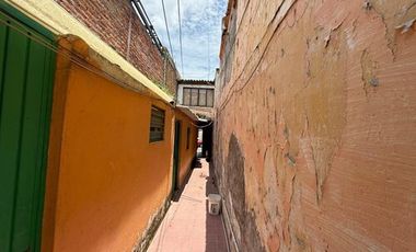 CASA EN VENTA ANTIGUA/TERRENO CENTRICO PARA DESARROLLO – Colonia Analco, Guadala