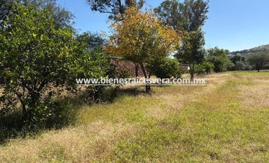 TERRENO EN VENTA EN FRACC. GRANJAS RESIDENCIALES EN TEQUISQUIAPAN. Milton