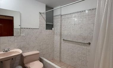 Alquiler de amplio departamento en Surco