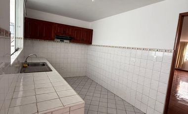 Alquiler de amplio departamento en Surco