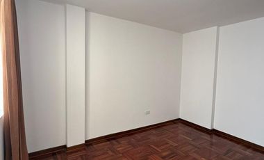 Alquiler de amplio departamento en Surco